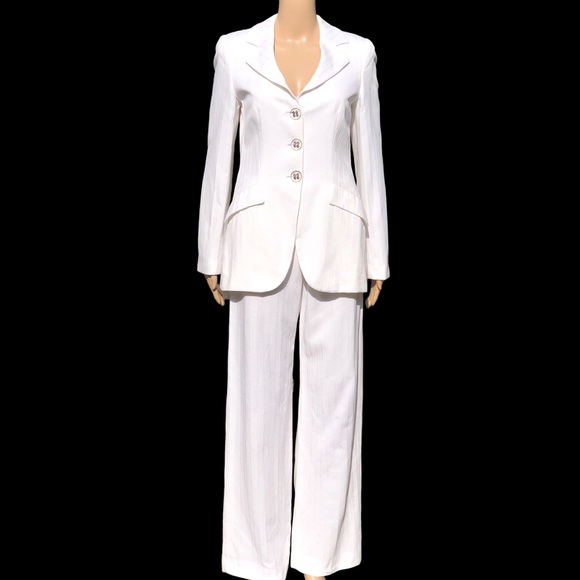 Giorgio Armani Pants - Giorgio Armani vintage white pant suit Sz 4 eu 36